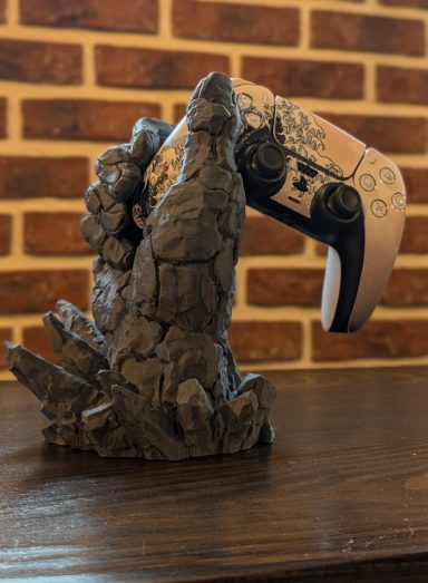 3D-gedruckte Steinhand als Controllerhalter