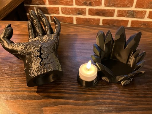 3D-gedruckte Dämonenhand als Controllerhalter mit Licht