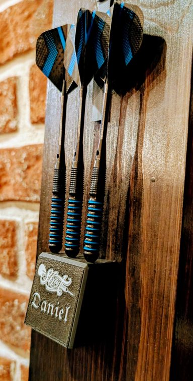 3D-gedruckter platzsparender Dart-Halter für 3 Pfeile mit Schild